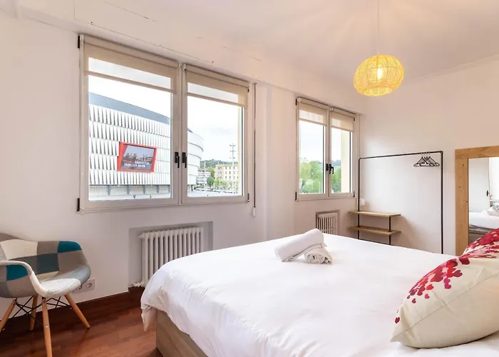 Con Vistas Al Estadio San Mames ビルバオ