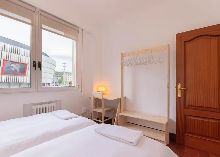 Con Vistas Al Estadio San Mames ビルバオ